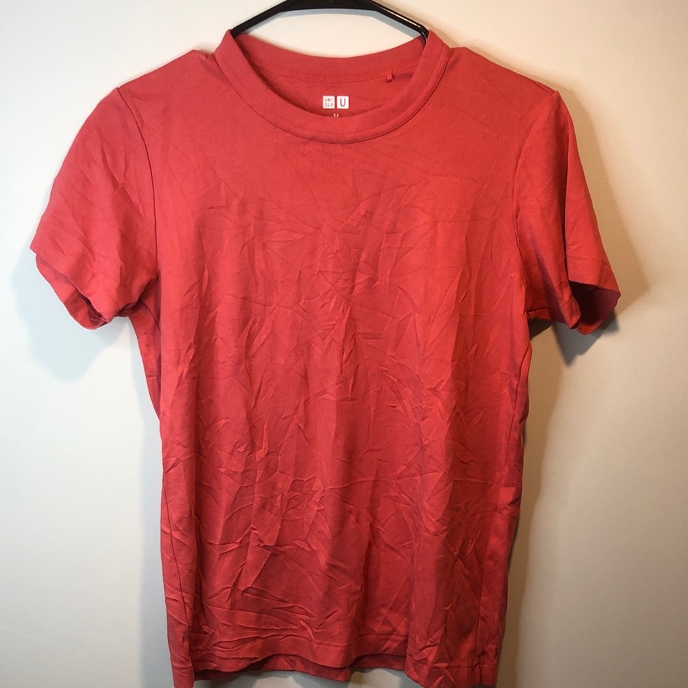 Uniqlo Men's Vibrant Red Short Sleeve Tee